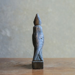 エジプトから届いた、石彫の鳥（中）