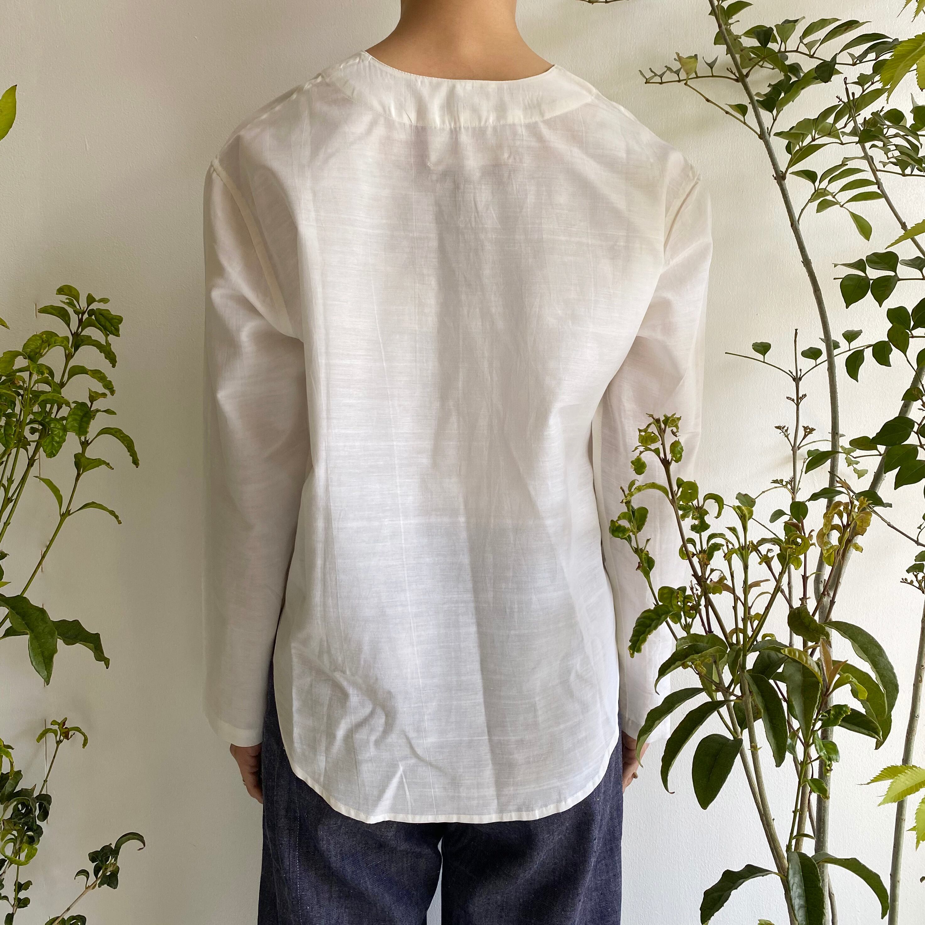 V-neck pullover \