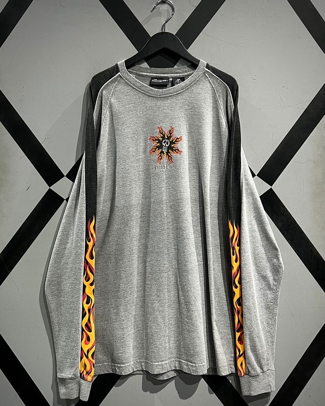 【X VINTAGE】90's〜00's "No Boundaries" Skull ×Flame Print Loose L/S T-Shirt