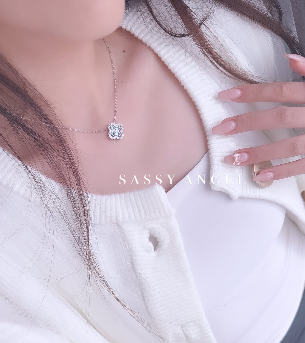 clover flower necklace light blue [241] | SASSY ANGEL