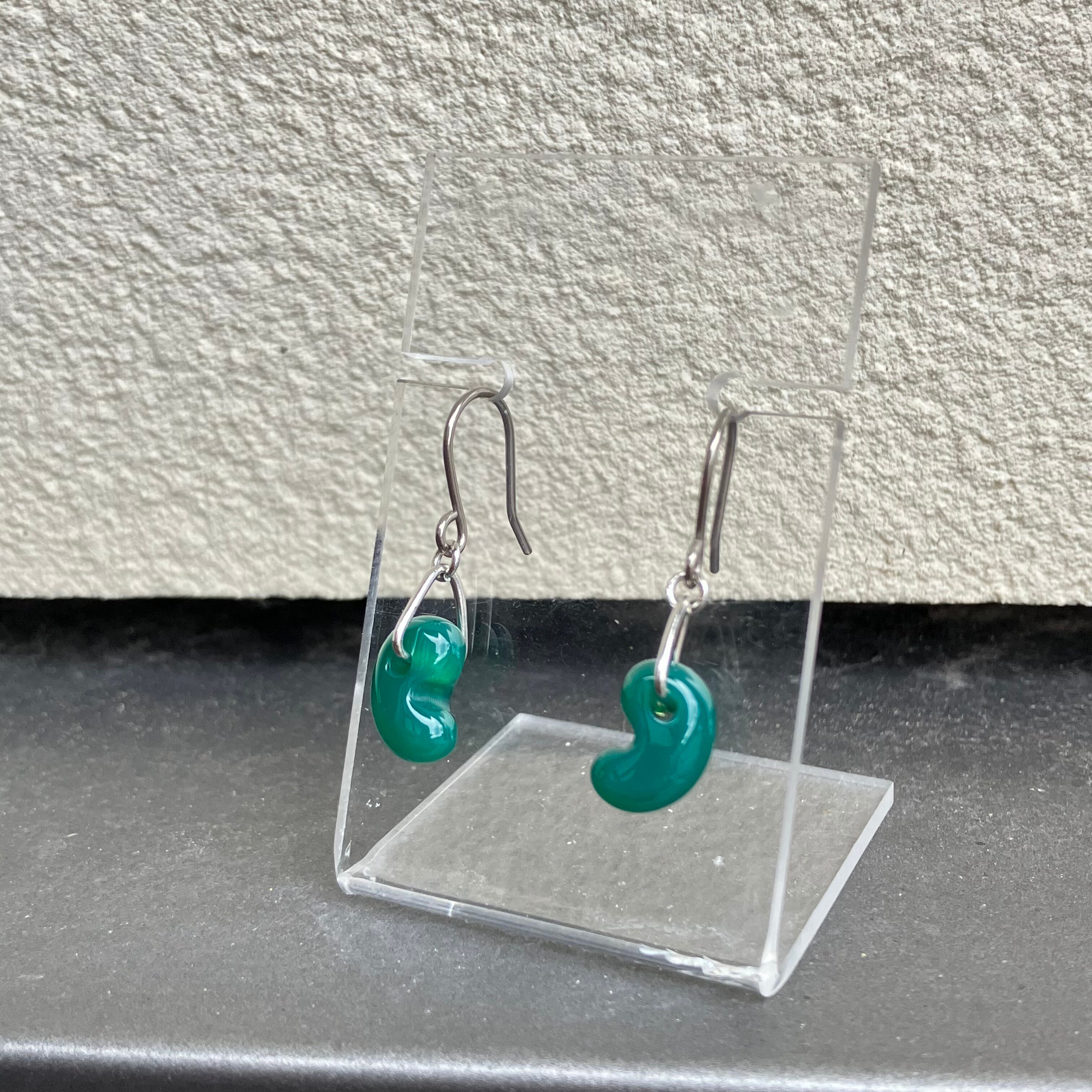 h43d】勾玉ピアス 【青メノウ】健康・長寿 | まがたまや雲玉