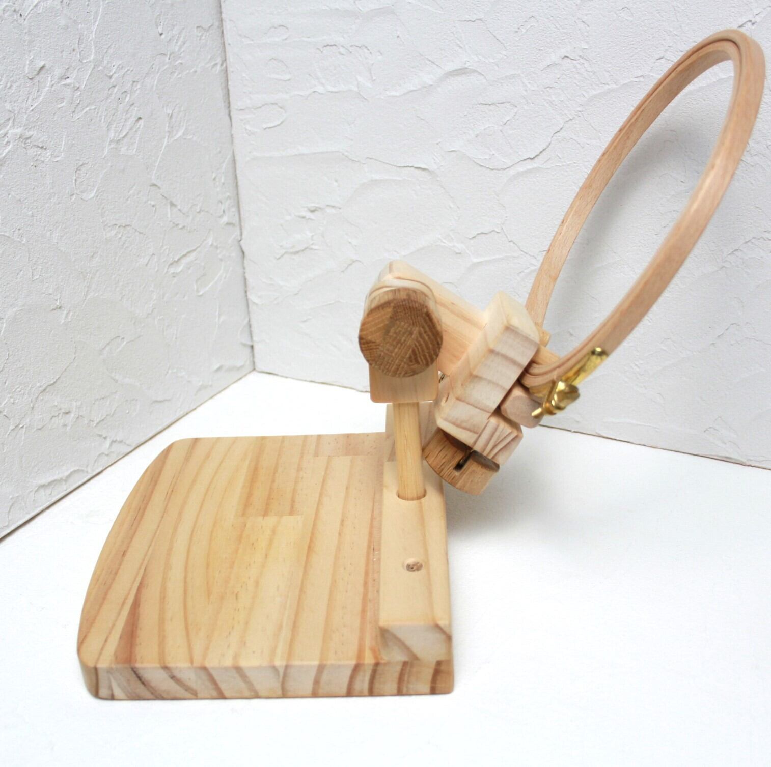 Embroidery Hoop Stand C+ (Pine Wood)【EXPORT】/EDDY WOODWORKS