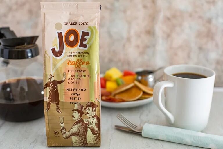 Trader Joe's トレーダージョーズ ライトロースト グラウンド コーヒー Joe Light Roast Ground Coffee  14oz(397g) 輸入雑貨サウスウッド