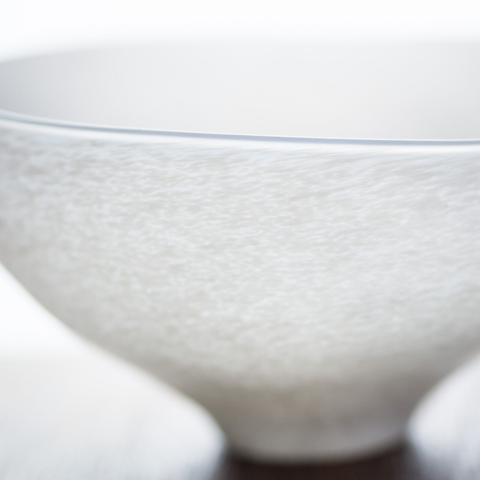 白のうつわ ボウル 碗（ガラスの器・鉢・どんぶり）／小宮 崇 | 手作り