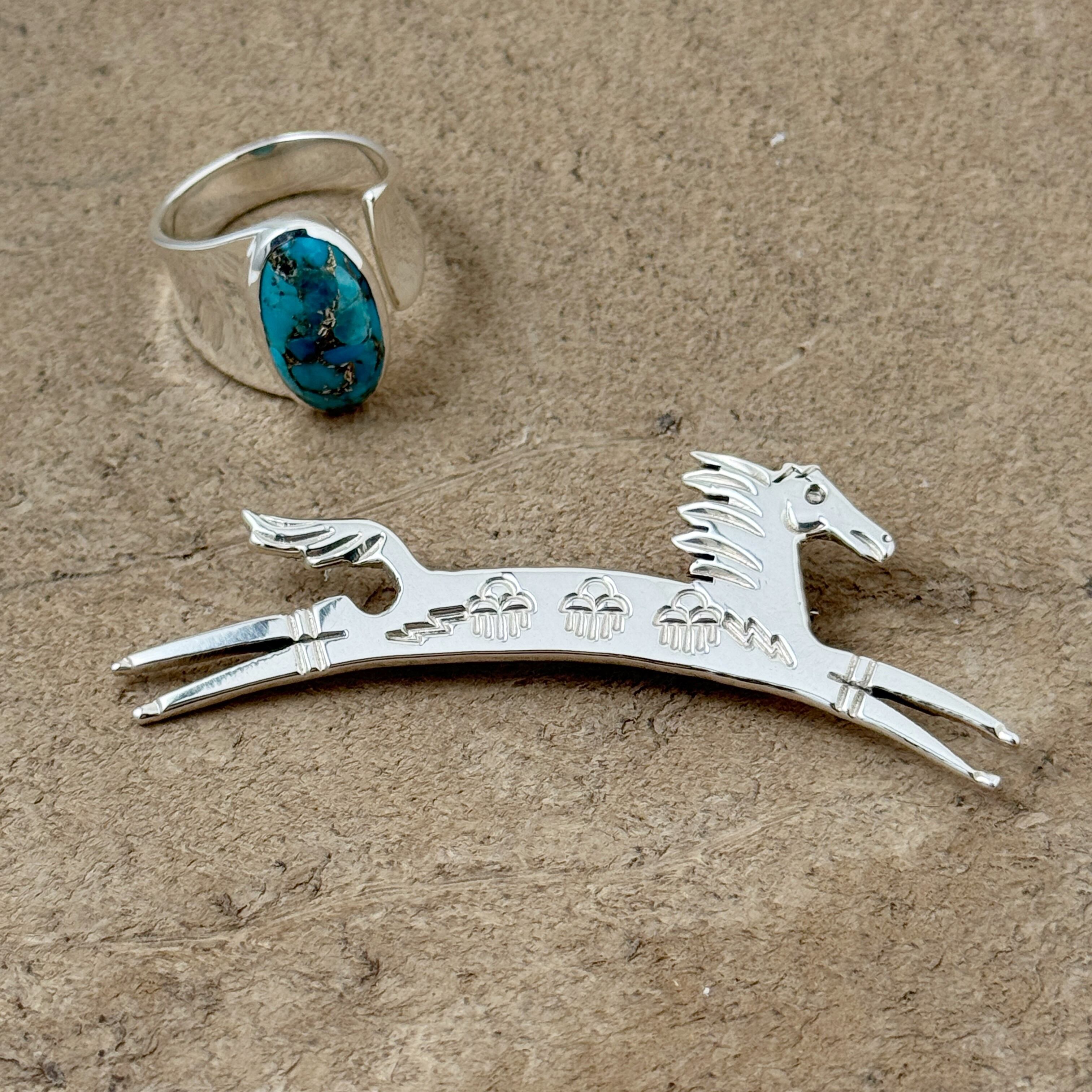 Navajo L.gerry作 ブローチ馬モチーフSterlingSilver Navajo L.gerry作 ブローチ馬モチーフSterlingSilver Navajo L.gerry作