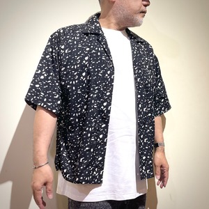 TAUPE / SPOTS surface OPEN C shirt /  black