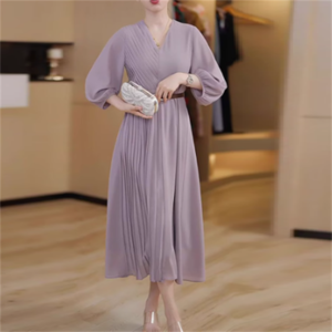 【送料無料】お出かけ ロングドレス ワンピース 衣装 パーティドレス カラードレス ミモレ 長袖 Vネック Aライン フレア プリーツ 薄手生地 エレガント 可愛い 大人可愛い きれいめ シンプル カジュアル シック コンサバ 華やか 大人 上品 おしゃれ お洒落 主役級 こなれ感 高見え 高級感 無地 春 夏 秋 20代 30代 40代 レディース 女性用 ママ 女子会 お呼ばれ 休日 お茶会 入学式 入園式 結婚式 二次会 パーティ 演奏会 普段使い ファッション 体型カバー 定番 パープル