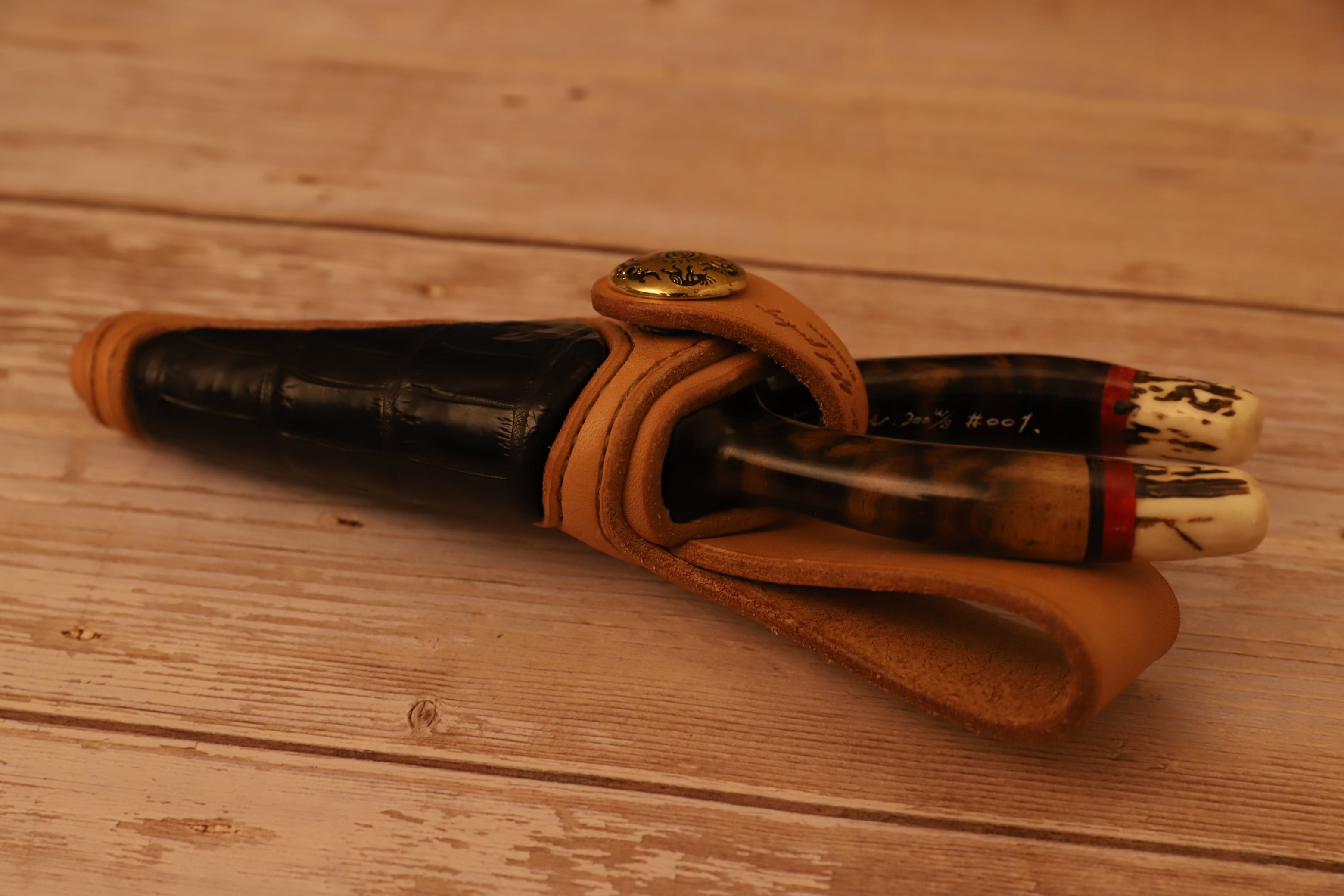 K.blood.package ハンドルメイド銘杢目厳選鹿角ラニヤード 本革