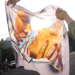 "scarf"「愛は疑い」