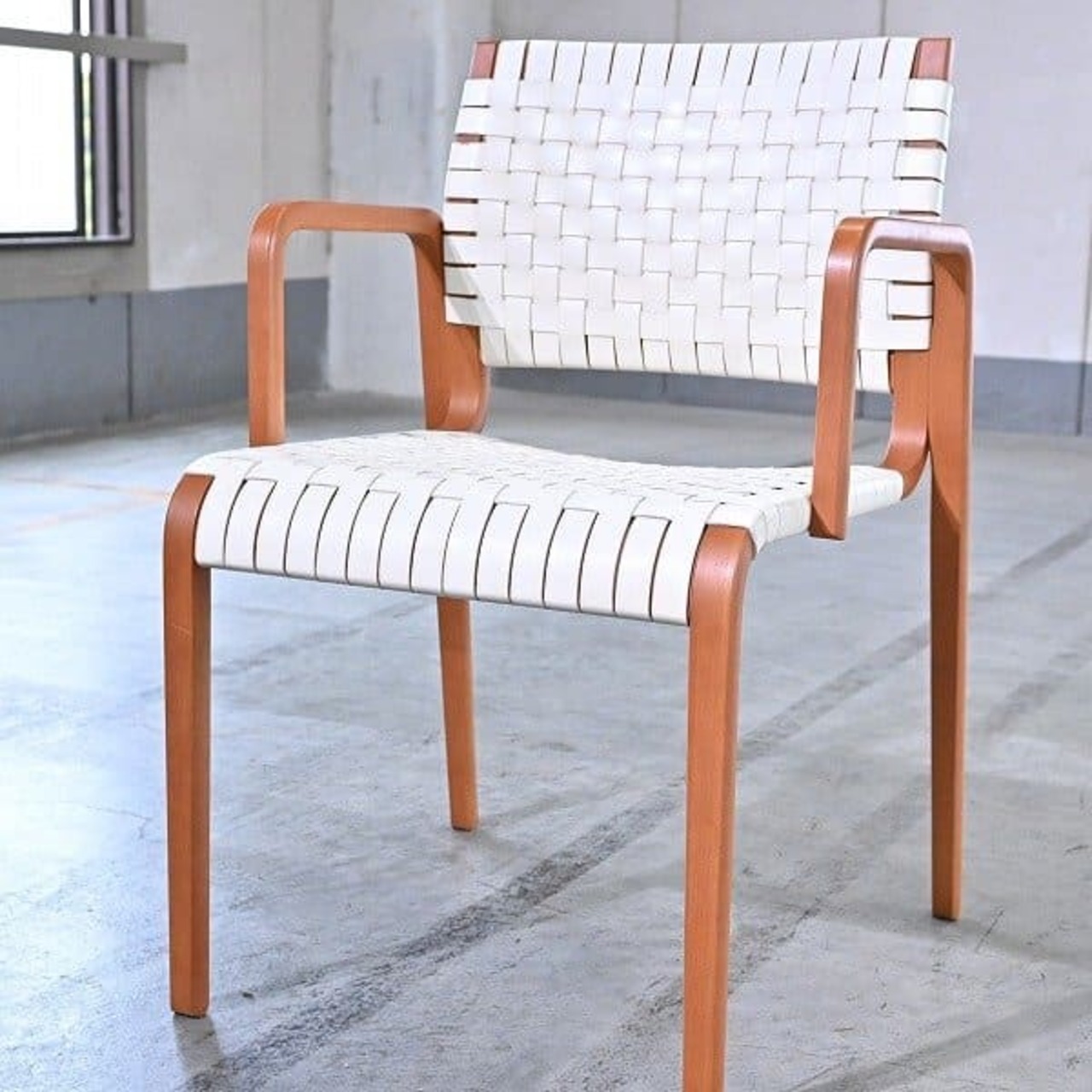 arflex 18万「NT SLIM/エヌティースリム」アームチェアd 本革 オーク材 ダイニング 椅子 アルフレックス イタリア リビング【中古家具/中古インテリア/USED家具ユーズド家具/リサイクル】