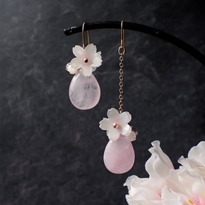 桜の宴-ローズクォーツ-のイヤリング・ピアス