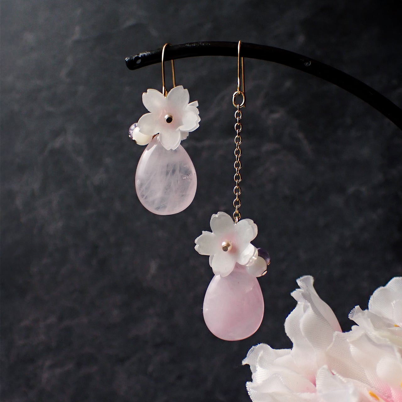 桜の宴-ローズクォーツ-のイヤリング・ピアス
