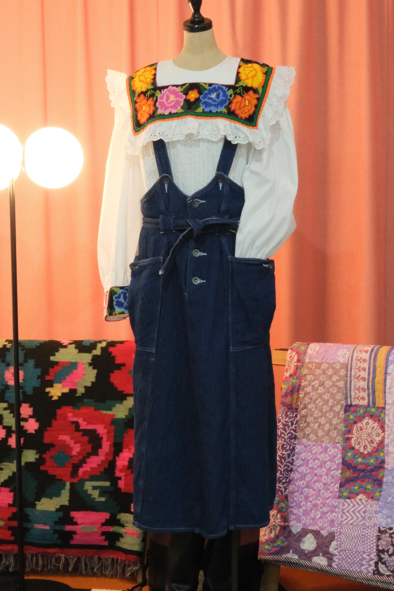 Folklore style foral embroidered blouse