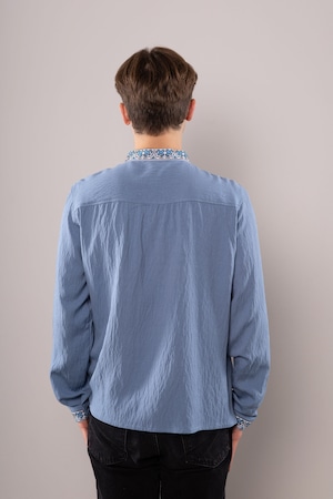 ウクライナ刺繍ヴィシヴァンカ　クロスステッチ手刺繍　Ｍサイズ　メンズ