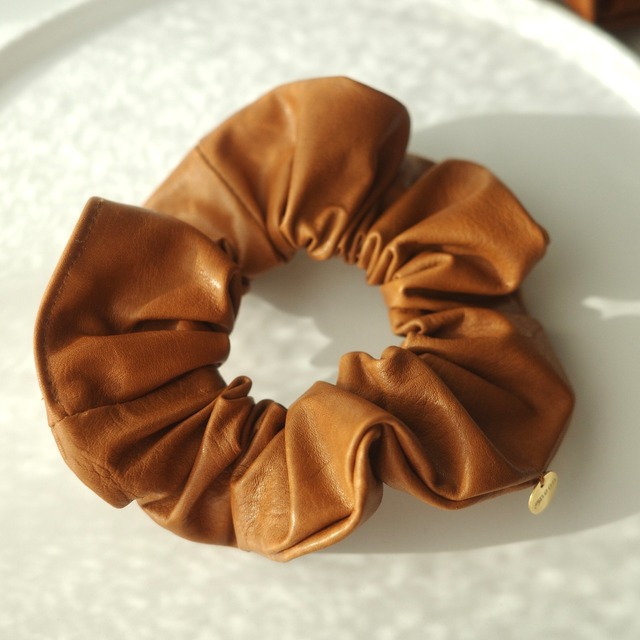 "Donut" Chouchou ／ CAMEL (Horse Leather)