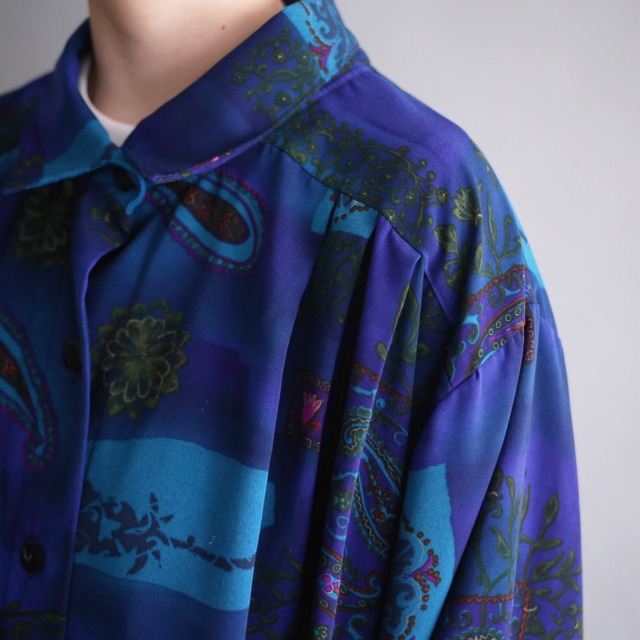 good coloring paisley pattern over size shirt