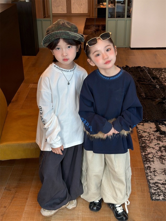 ネックロゴロングTシャツ（2色展開）XDJK｜トップス オーバーサイズ｜小学生 ジュニア対応｜通学 普段着｜韓国子供服｜男の子 女の子｜90-160cm｜2026秋服 ［取寄］