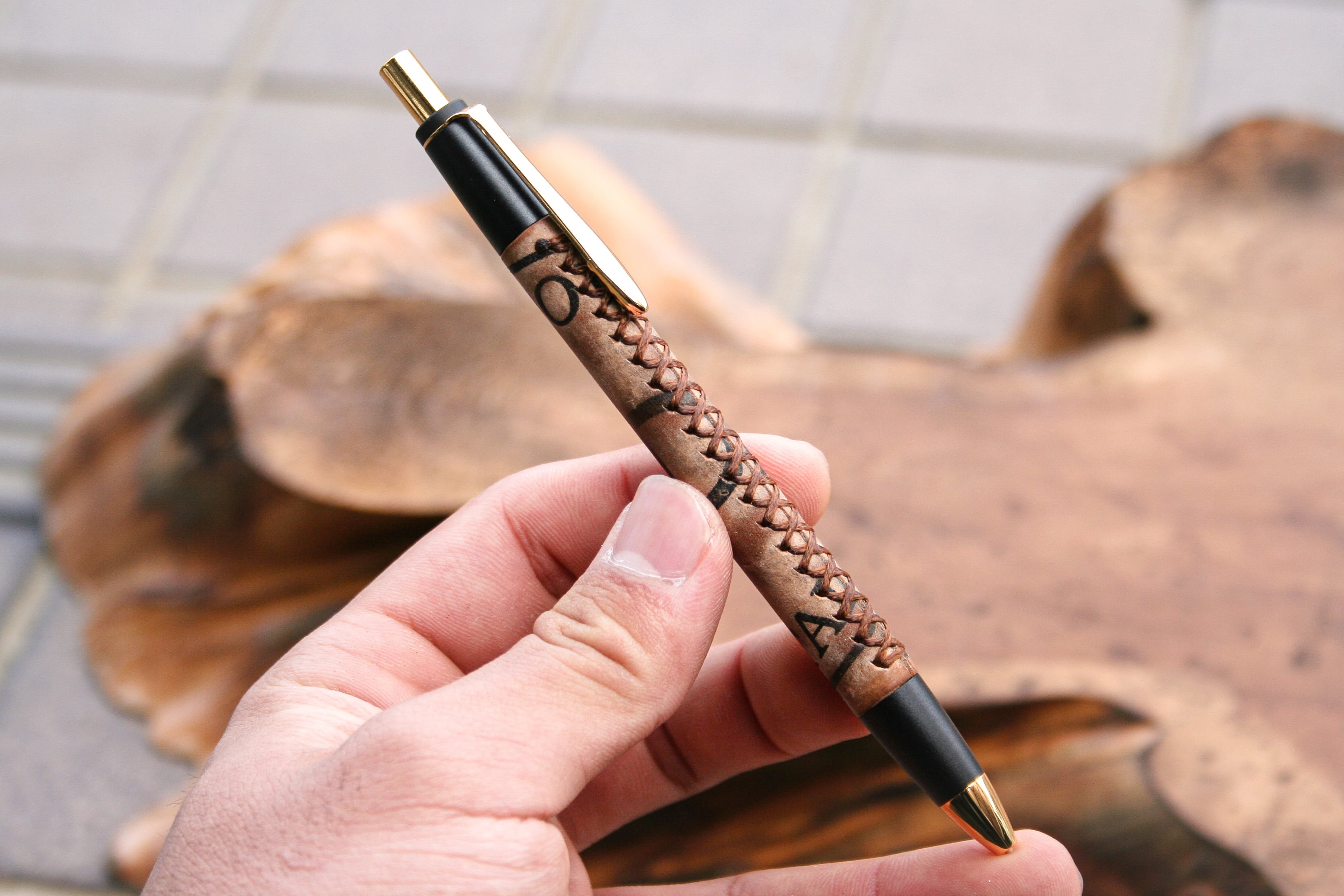 革軸ペン【 ROCADO シェルコードバン 裏巻き (ROCADOスタンプver