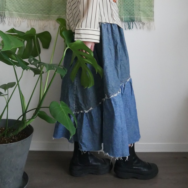 Tiered denim skirt