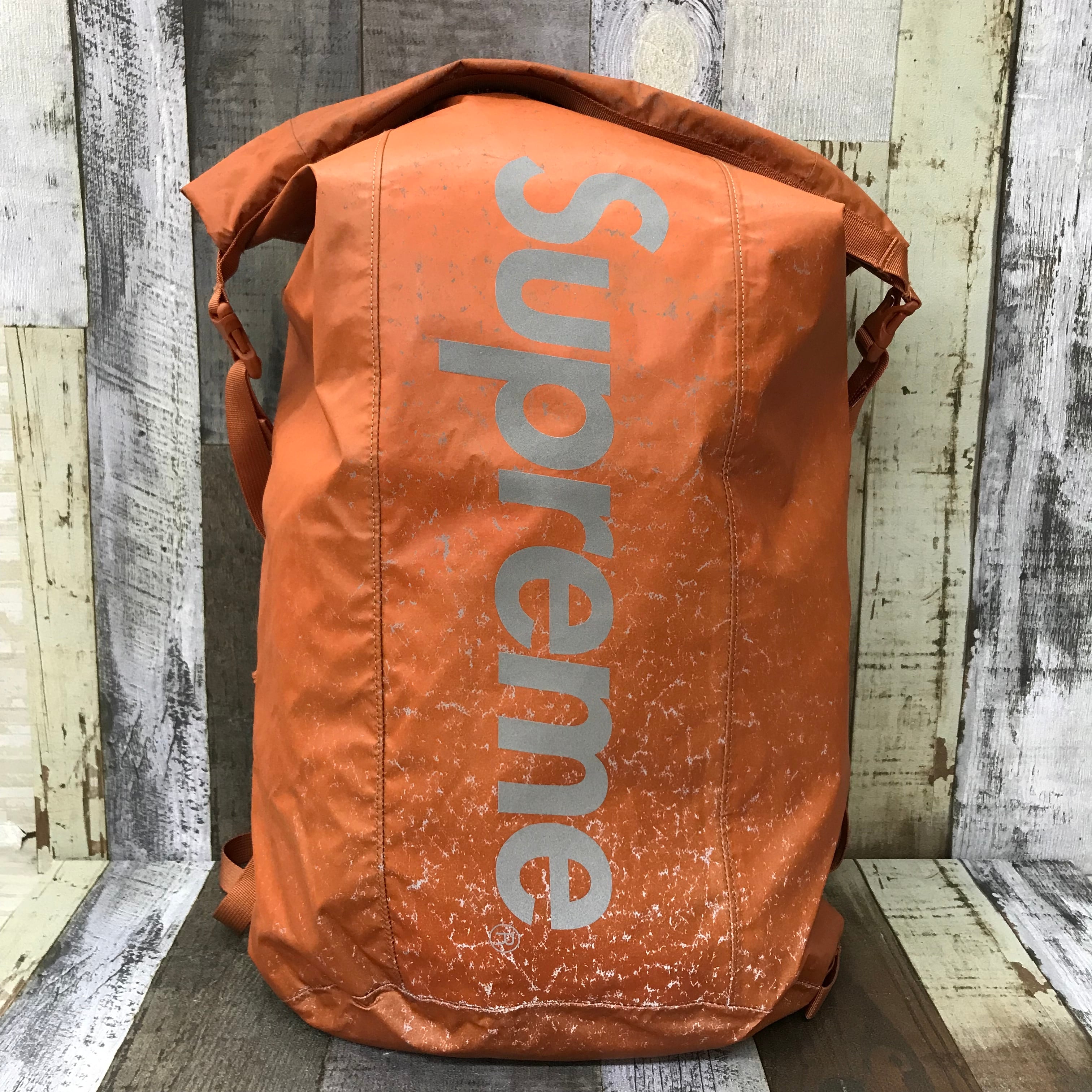 新品Supreme Waterproof Reflective Backpack