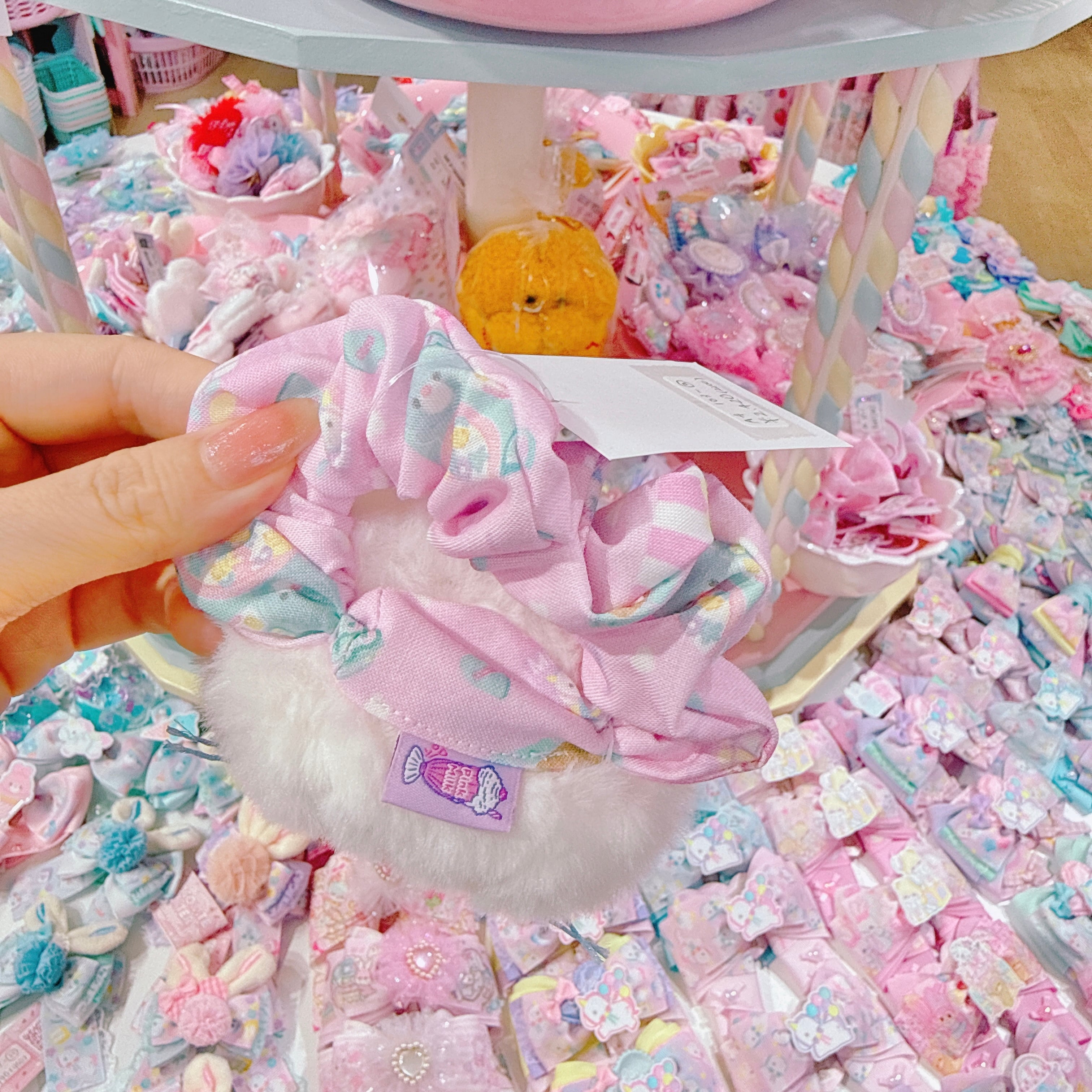 【A4】103-2ねこっころシュシュ