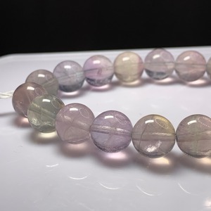 f131.透明度あり☆可愛い色合い♪フローライトブレスレット