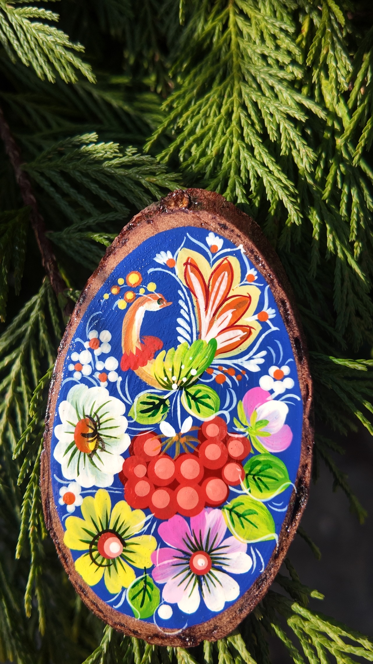 ウクライナ伝統絵画 ペトリキウカ塗り 木製ブローチ（ホメンコ作） - 2