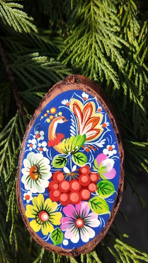 ウクライナ伝統絵画 ペトリキウカ塗り 木製ブローチ（ホメンコ作）