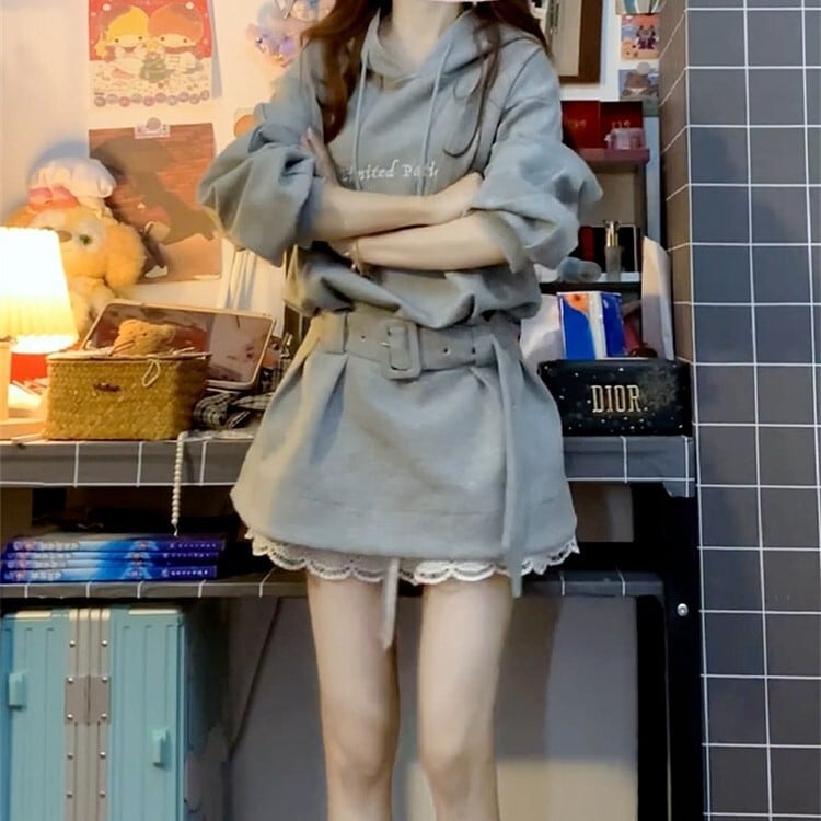 ワンピース ミニワンピース ミニワンピ レディース スカート パーカー フレア ミニ 膝上 長袖 ドロップショルダー クルーネック ワイド かわいい 大人可愛い おしゃれ エキゾチック こなれ感 個性的 クール 主役級 存在感 無地 春 秋 冬 ロングシーズン 通勤 デート お出かけ 旅行 女子会 韓国 オルチャン 美脚 脚長 普段使い 着回し インスタ映え S M L XL 2XL 大きいサイズ グレー