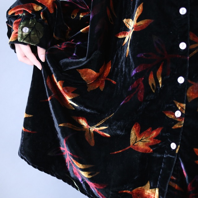 beautiful reef pattern black mode over silhouette velours shirt