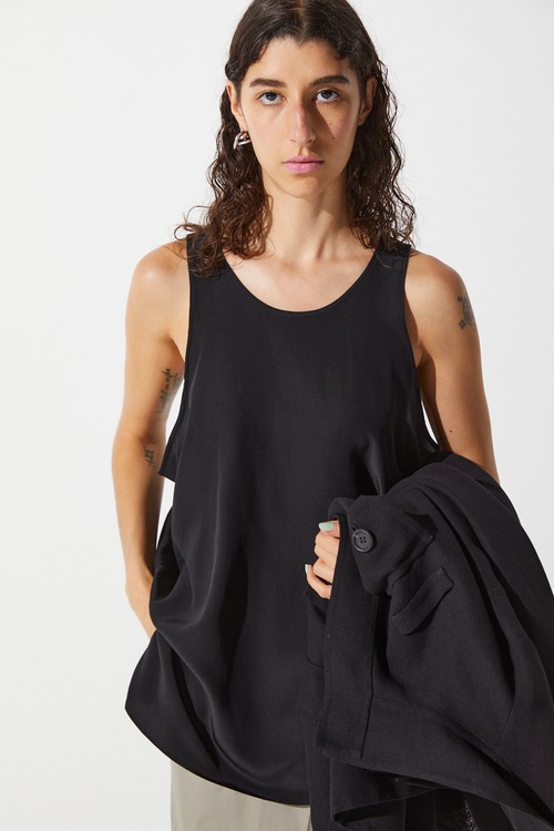 POSTELEGANT " High Count Silk Tank ( Black )"
