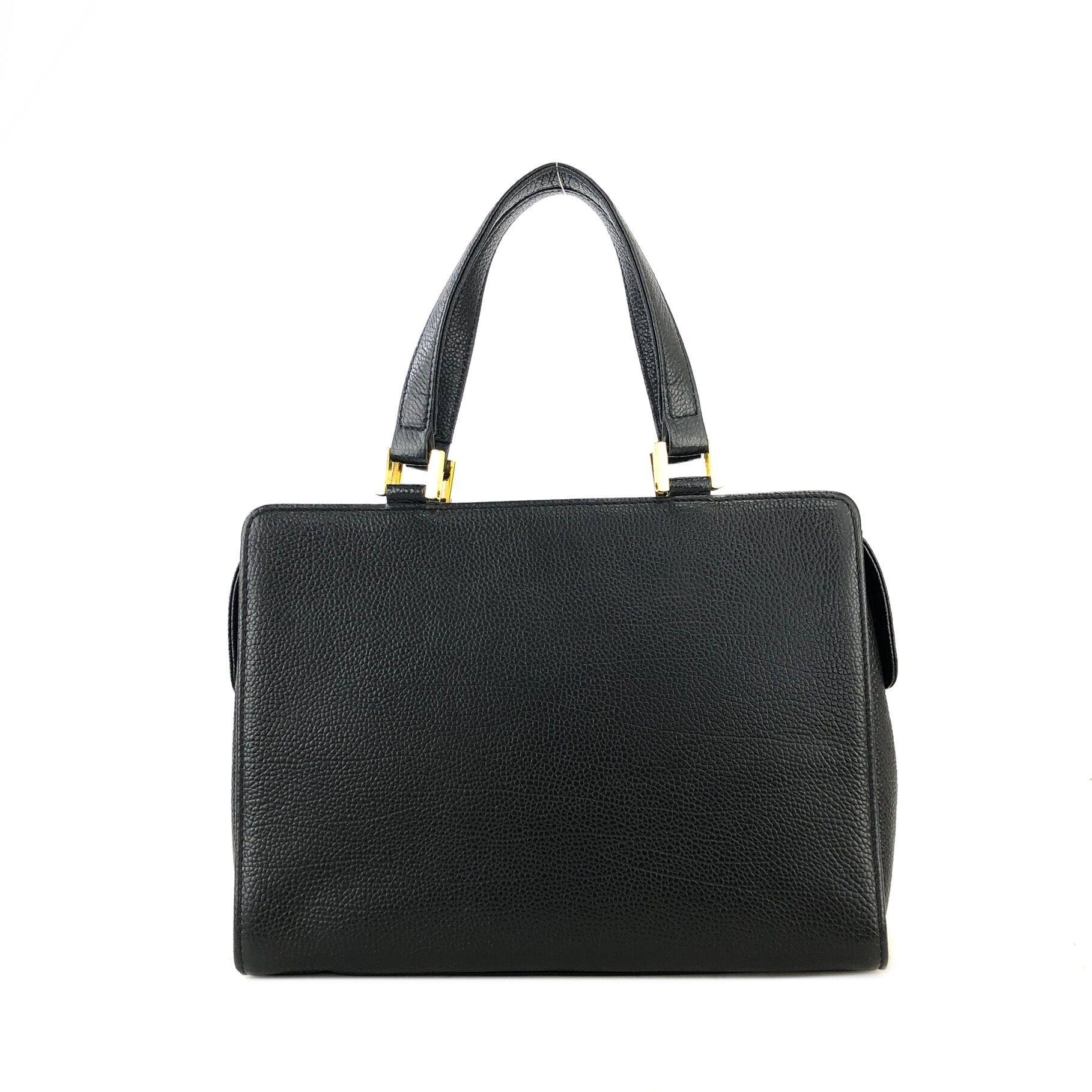 Yves Saint Laurent イヴ ・サンローラン エンボスロゴ エンボスレザー