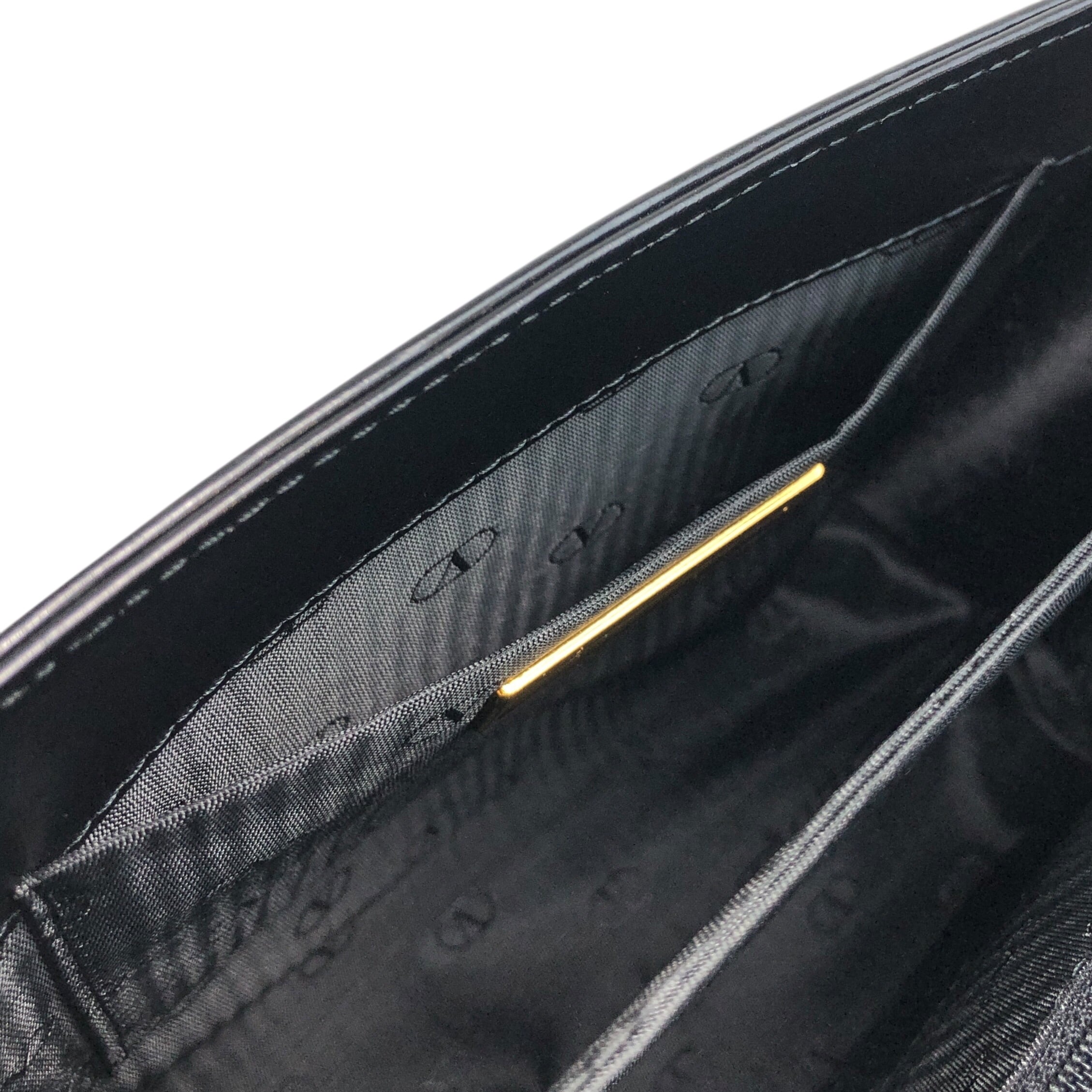 VALENTINO GARAVANI ヴァレンティノガラヴァーニ ショルダーバッグ