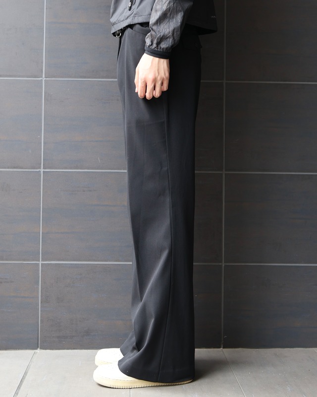 No-tuck wide straight slacks