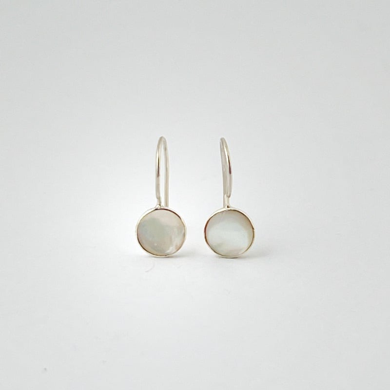 プチ 白蝶貝 ラウンド フックピアス