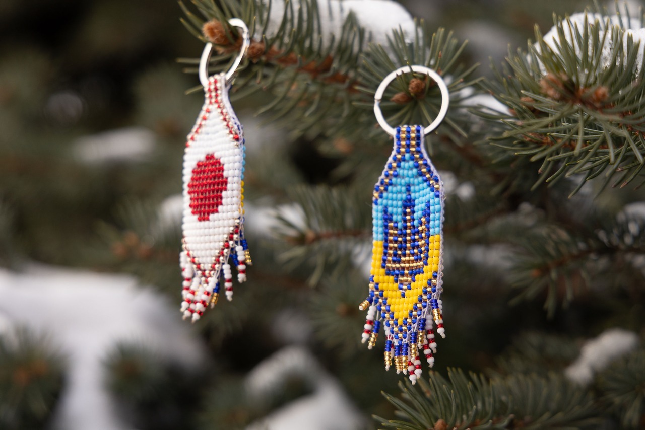 UA.Designerオリジナル手作りビーズ ウクライナ✖️日本　キーホルダー - 6