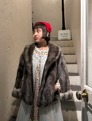 70's gray color faux fur cape