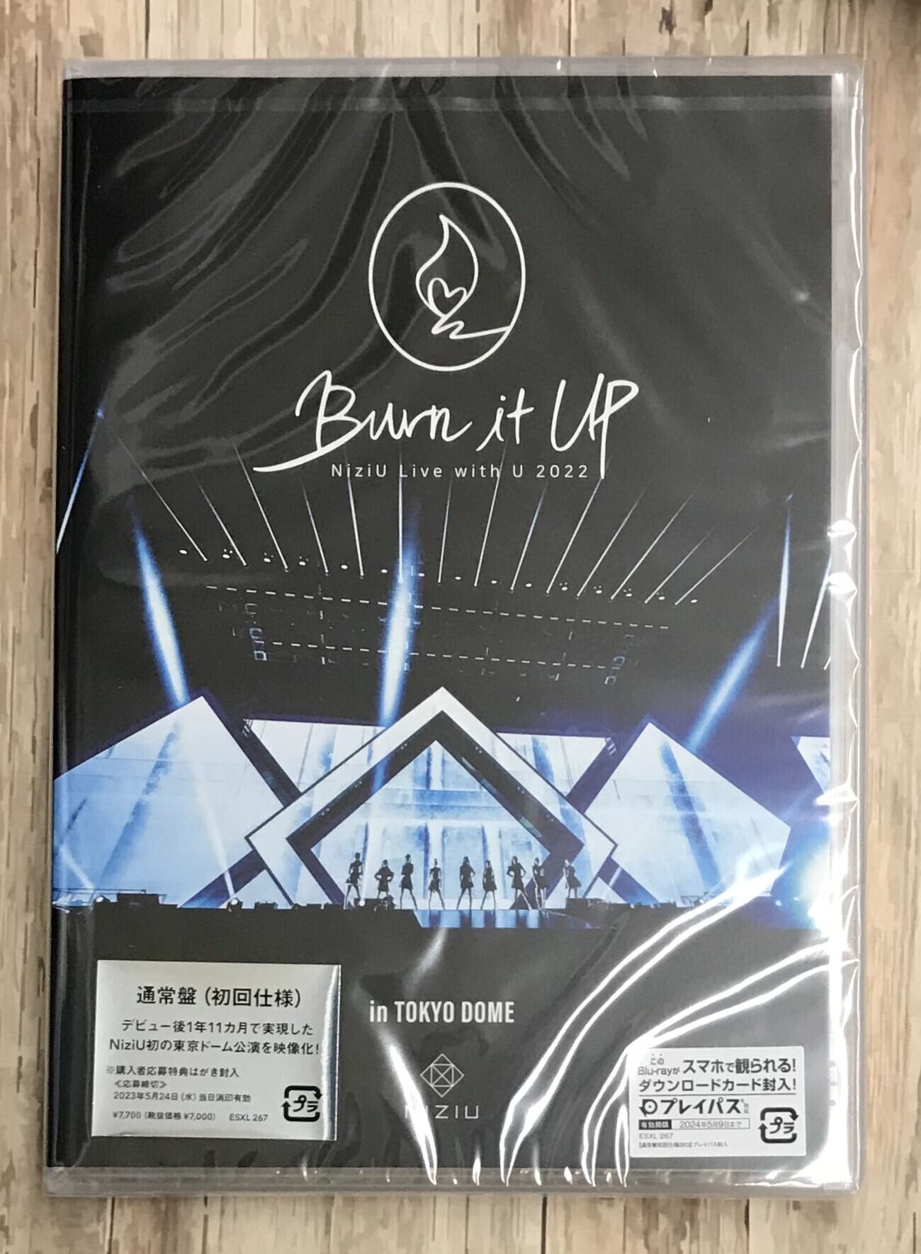 NiziU burn it up Blu-ray 【完全生産限定版】