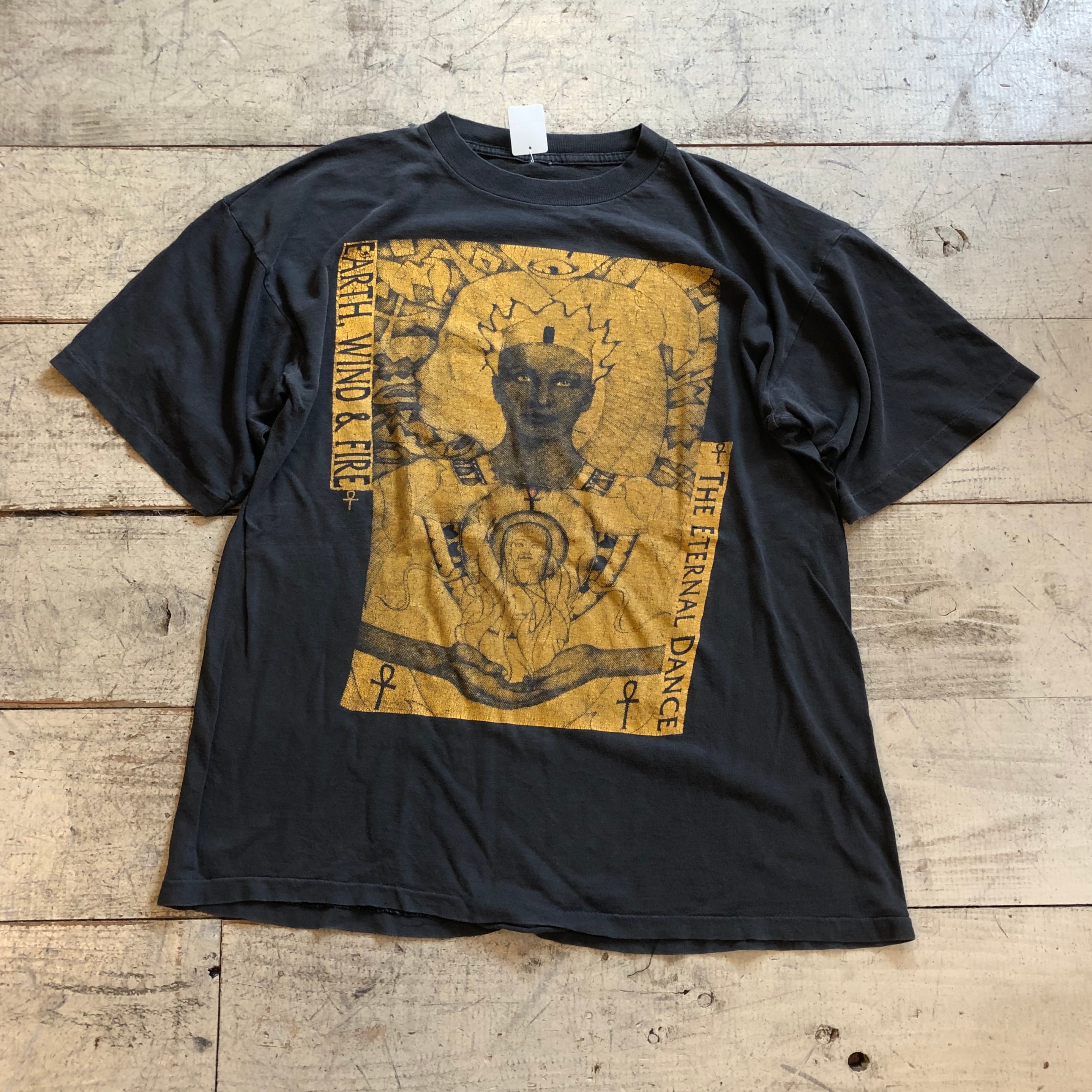 90s EARTH WIND & FIRE T-shirt | What