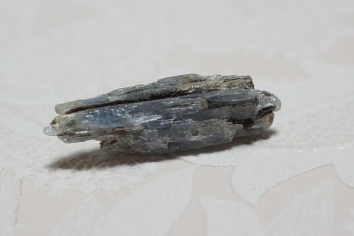 カイヤナイト原石　約6g