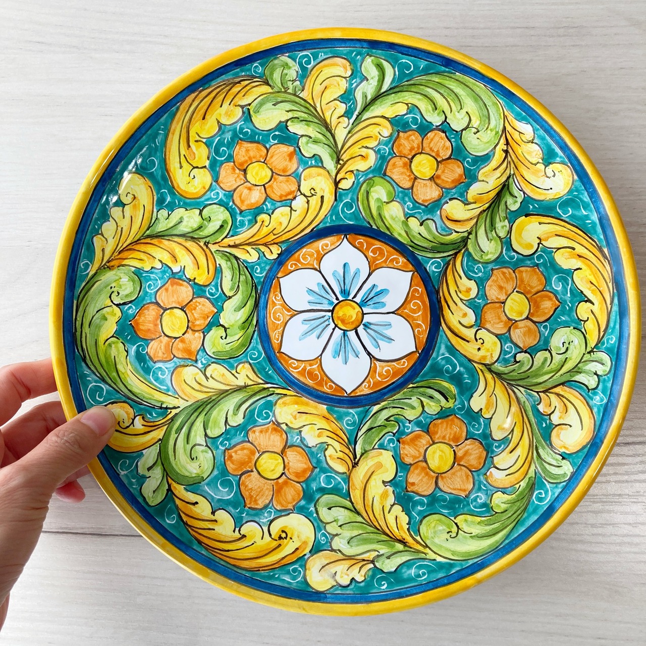 絵皿 飾り皿 26cm GEO029 マヨリカ焼き イタリア陶器 シチリア 