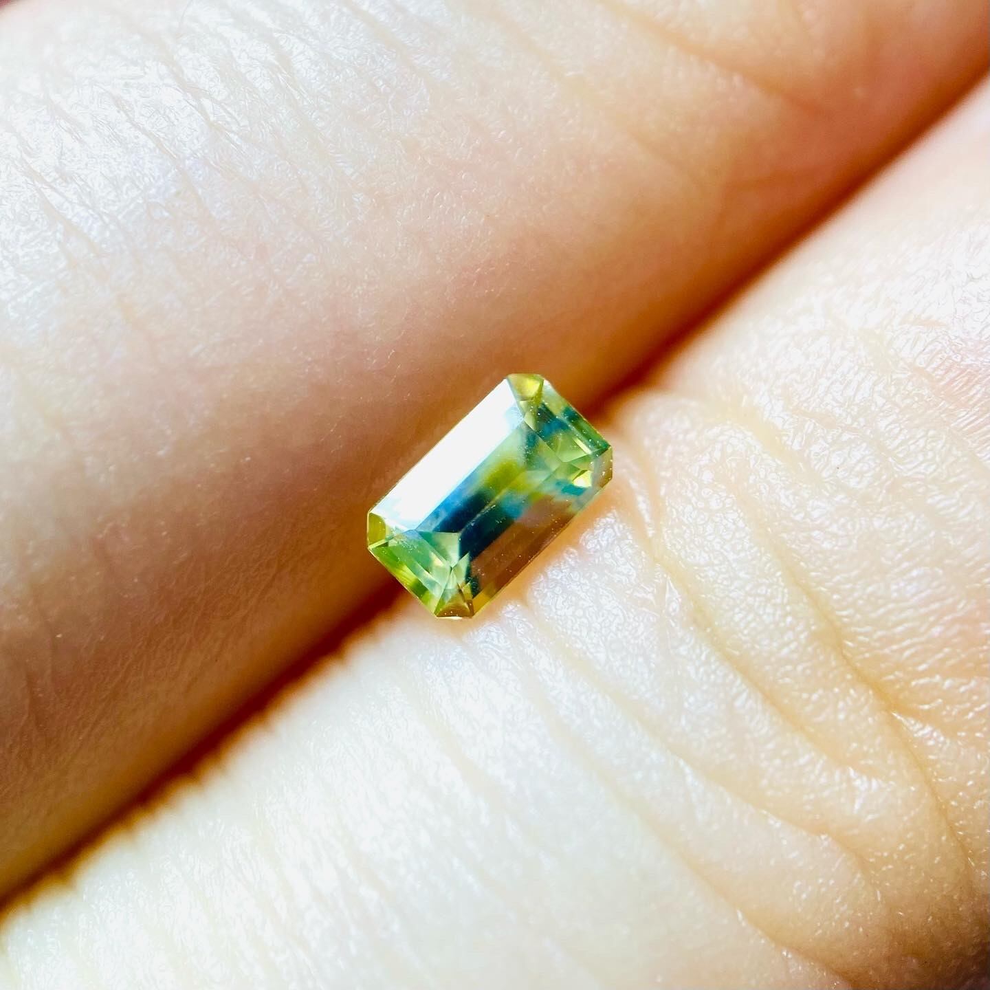 春告げる花カラーのサファイア