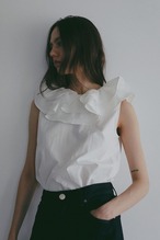 MANOF RUFFLE COLLAR BLOUSE 2色展開