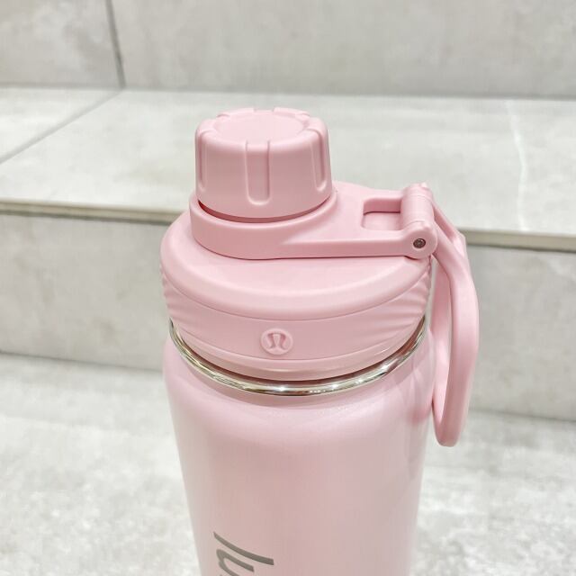 【lululemon】ルルレモン 水筒 大容量 スポーツボトル 710ml ピンク 白 pink white 蓋つき水筒 ハワイ HAWAII ギフト  プレゼント ｍ