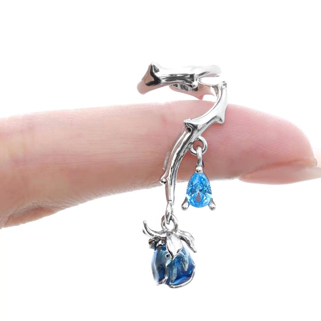 Thorn rose earcuff C1466