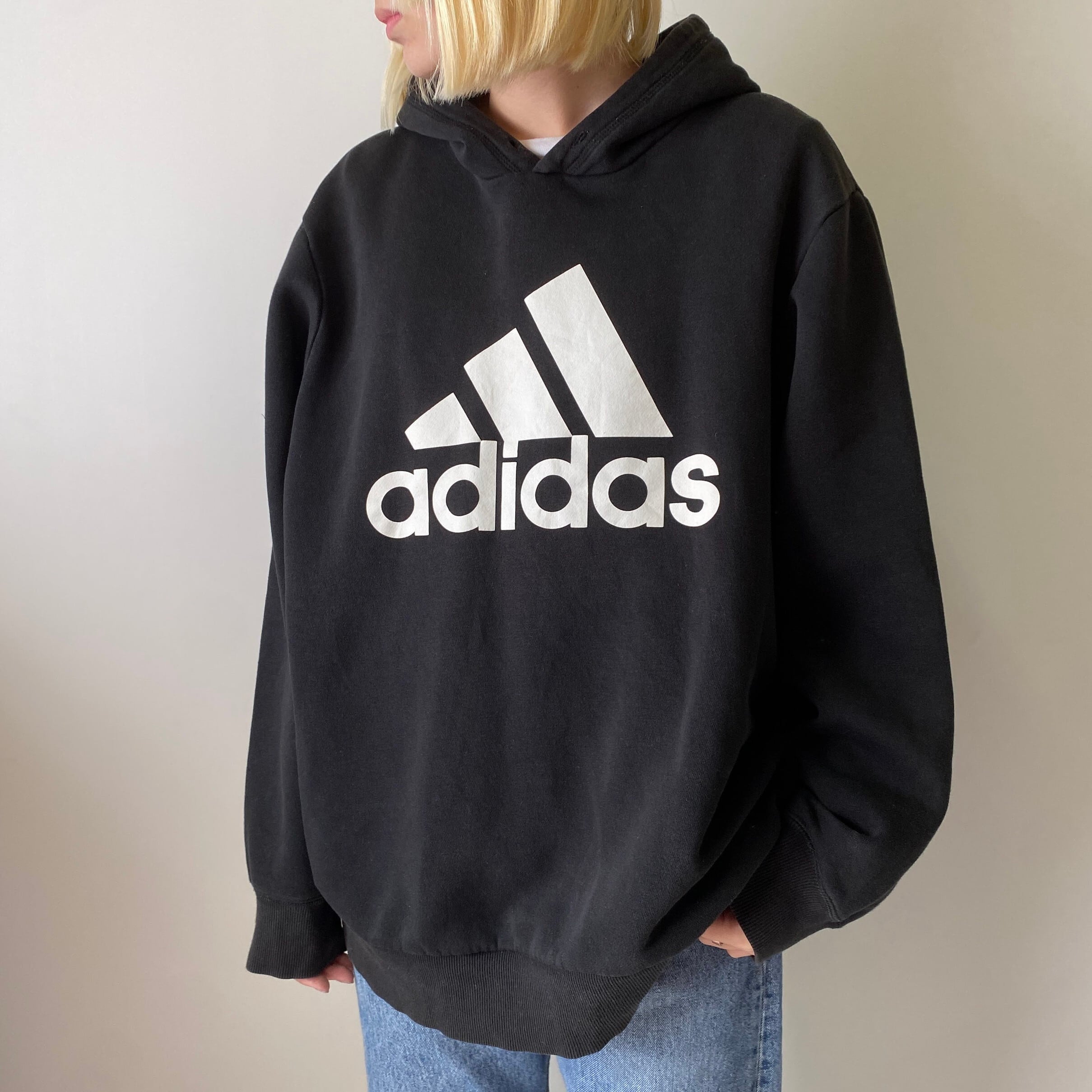 Adidas アディダス パフォーマンスロゴ プリント スウェットパーカー メンズ2xl 古着 プルオーバーパーカー ブラック 黒 パーカー Cave 古着屋 公式 古着通販サイト Adidas アディダス パフォーマンスロゴ プリント スウェットパーカー メンズ2xl 古着 プルオーバーパーカー ブラック 黒 パーカー Cave 古着屋 公式 古着通販サイト
