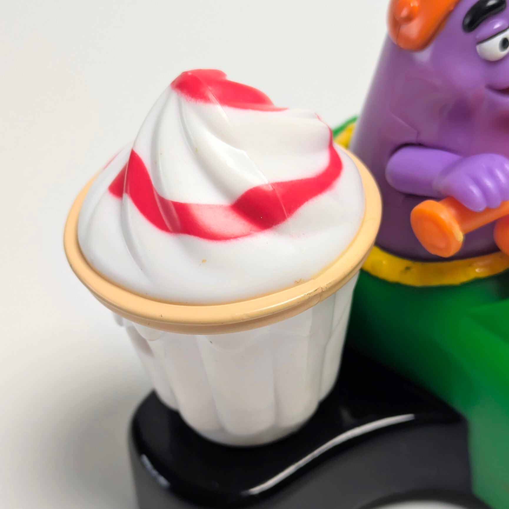 ☆VINTAGE2001 / JUNK☆ 【 McDonald's ミールトイ / 2001年製 】McExpress(マックエクスプレス) / Grimace〚アメリカン雑貨 アメトイ〛