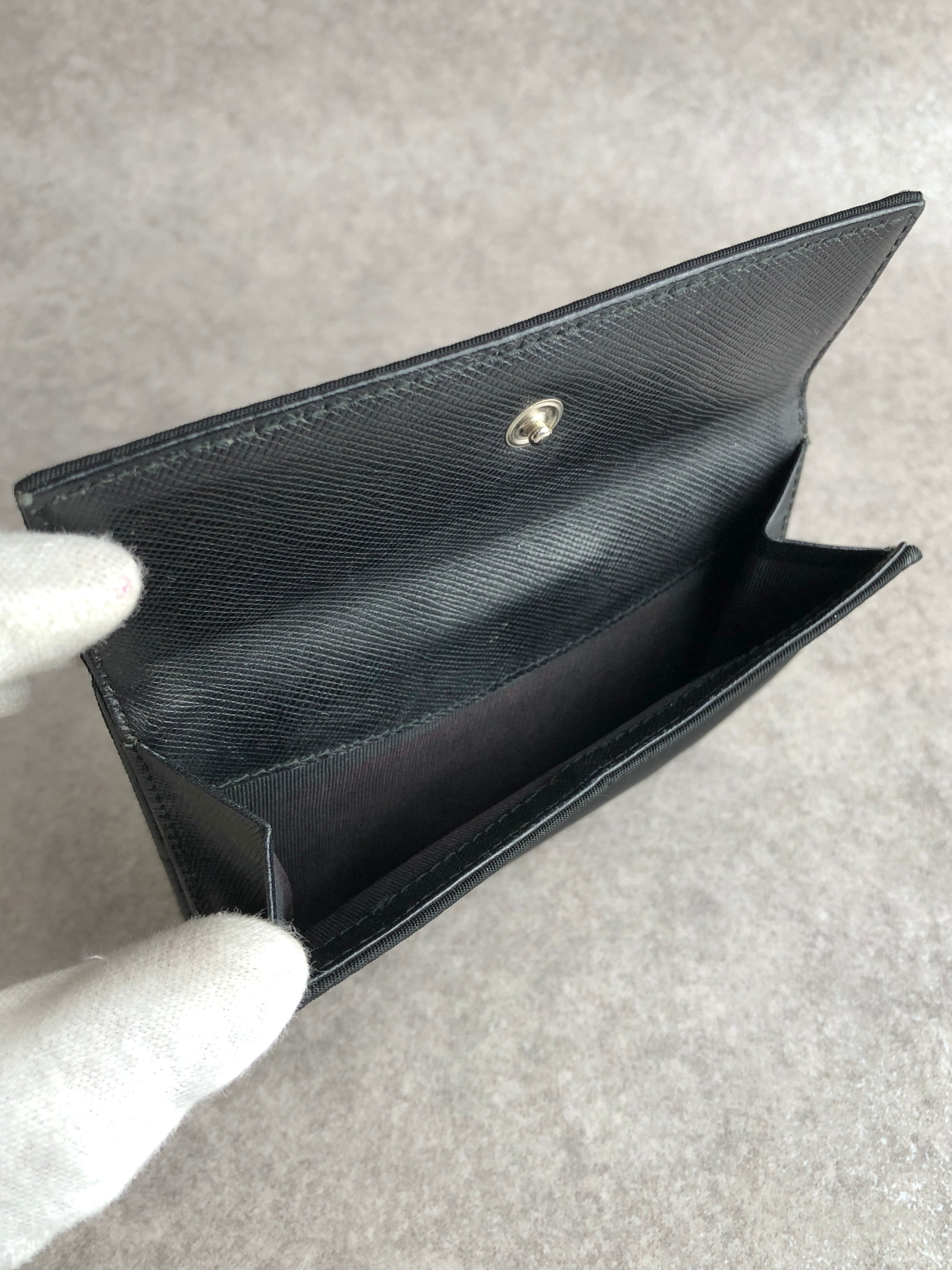 PRADA プラダ 財布 ブラック トライアングルロゴ ナイロン 2つ折り