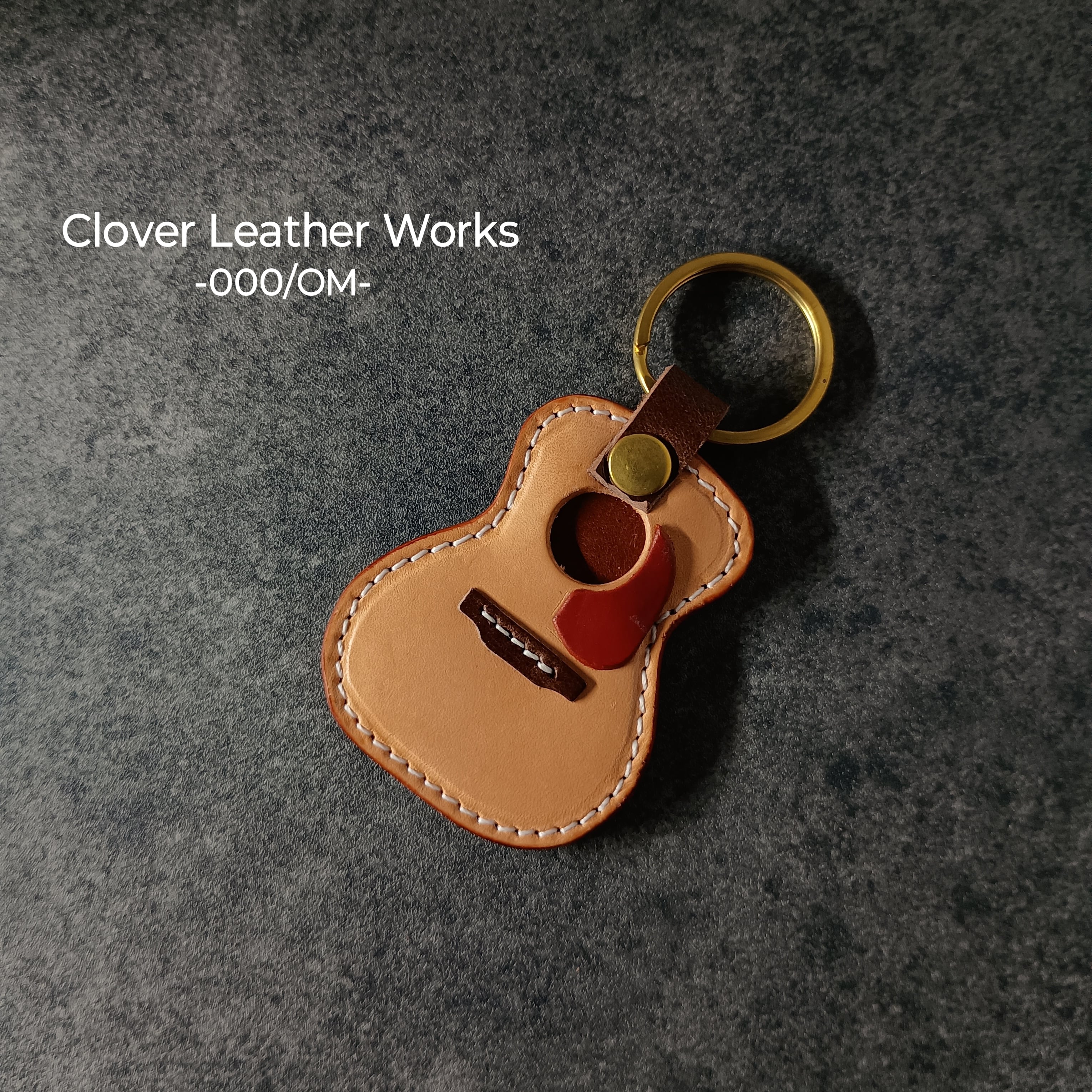 Guitar Key Ring 000/OM (Buttero Leather)