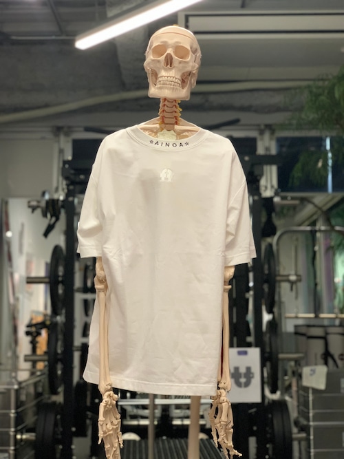 AINOA Neck embroidery T-shirts